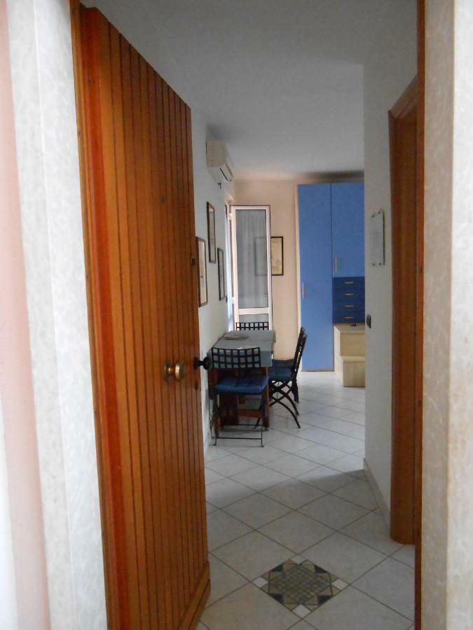 Monolocale A Peschiera Del Garda Vista Lago Apartment Luaran gambar