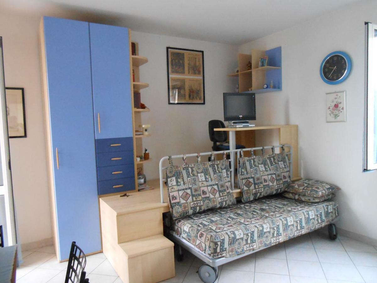 Monolocale A Peschiera Del Garda Vista Lago Apartment Luaran gambar