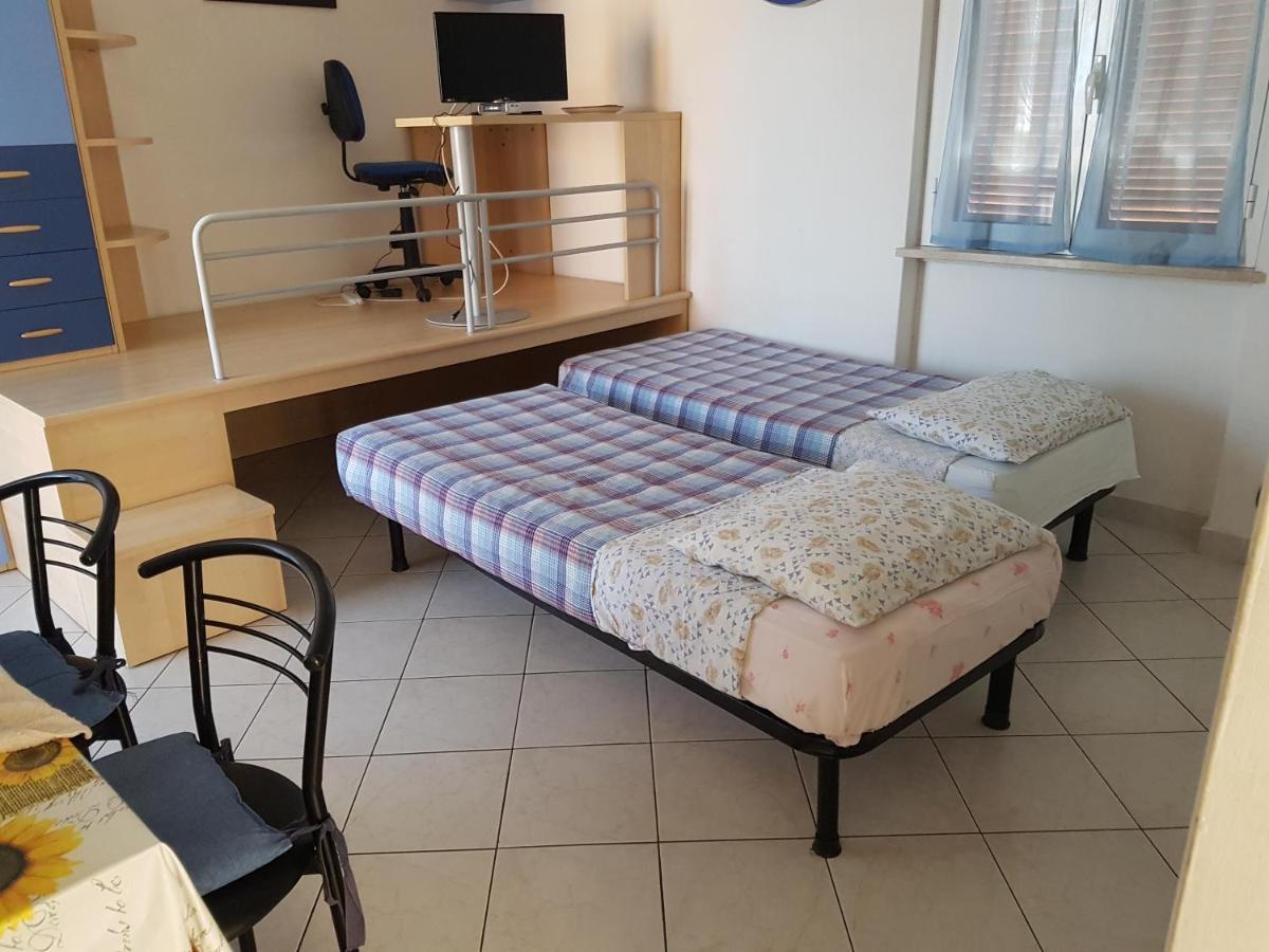 Monolocale A Peschiera Del Garda Vista Lago Apartment Luaran gambar