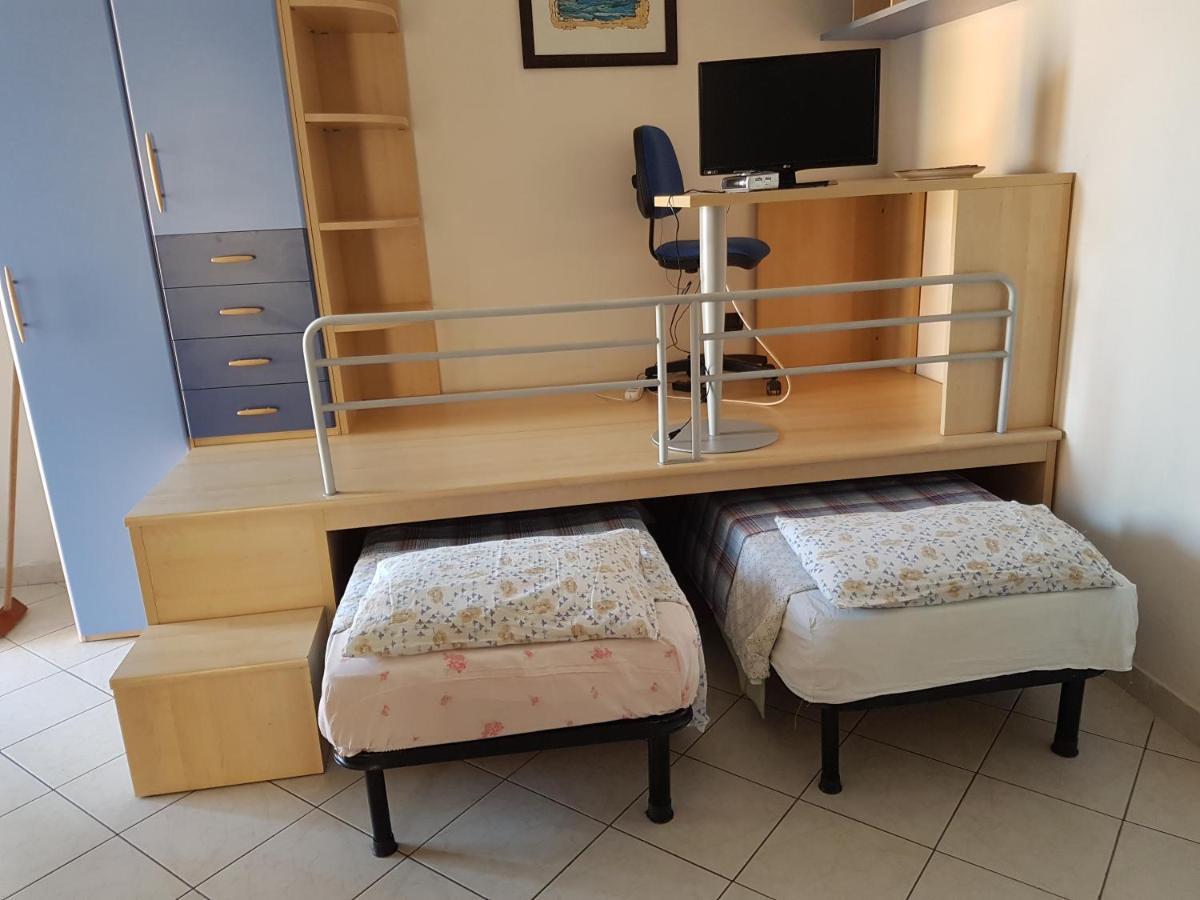 Monolocale A Peschiera Del Garda Vista Lago Apartment Luaran gambar